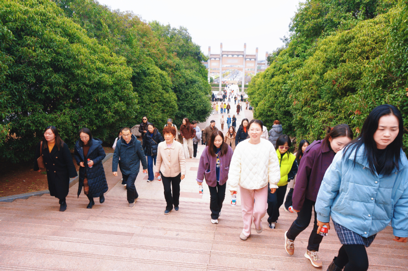 校工会举办“奋进‘她’力量 医...